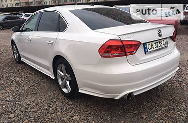 Седан Volkswagen Passat 2012 в Киеве