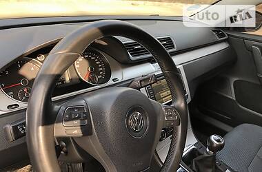 Универсал Volkswagen Passat 2011 в Киеве