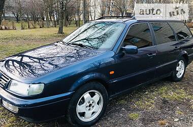 Універсал Volkswagen Passat 1994 в 
