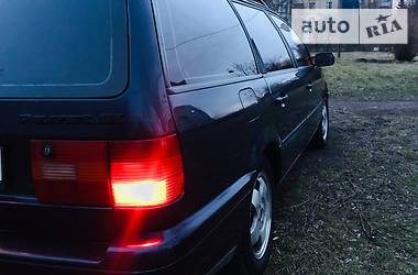 Універсал Volkswagen Passat 1994 в 