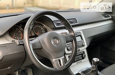 Седан Volkswagen Passat 2011 в 