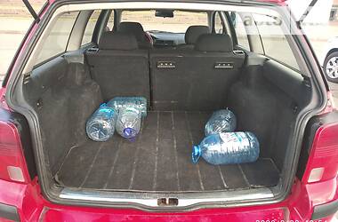 Універсал Volkswagen Passat 2000 в 