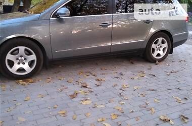 Универсал Volkswagen Passat 2009 в Угледаре