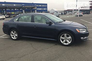 Седан Volkswagen Passat 2013 в Киеве