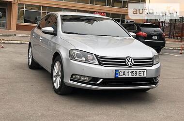 Седан Volkswagen Passat 2011 в Житомире