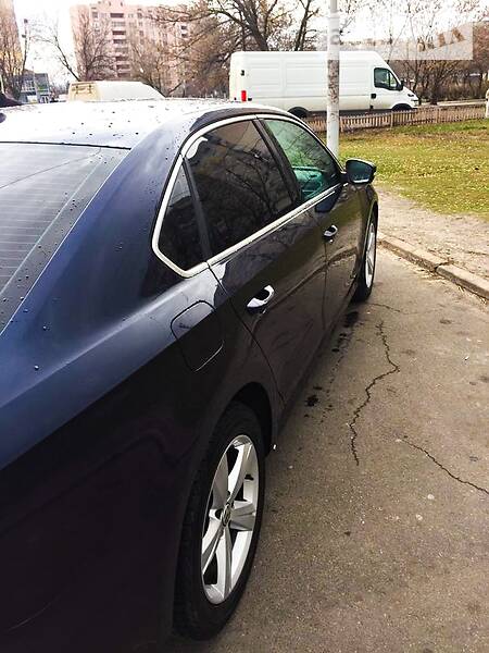 Седан Volkswagen Passat 2015 в Києві