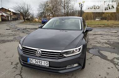 Седан Volkswagen Passat 2015 в 