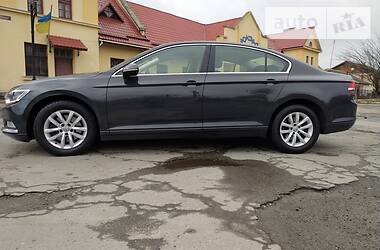 Седан Volkswagen Passat 2015 в 