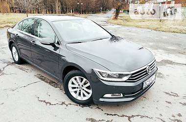Седан Volkswagen Passat 2015 в 