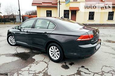 Седан Volkswagen Passat 2015 в 