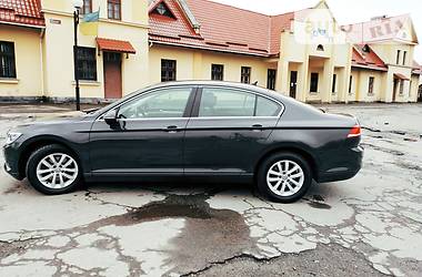 Седан Volkswagen Passat 2015 в 