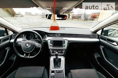 Седан Volkswagen Passat 2015 в 