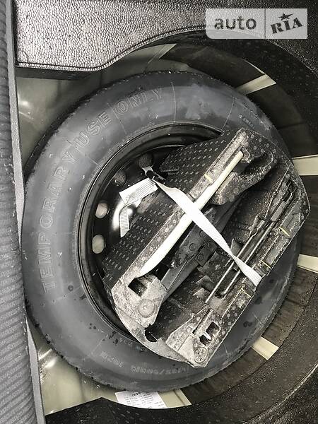 Седан Volkswagen Passat 2015 в Києві