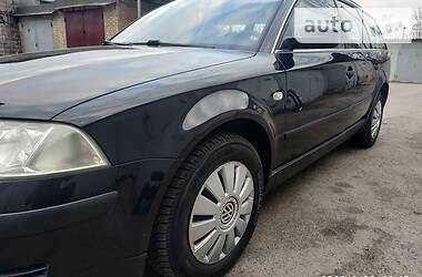 Універсал Volkswagen Passat 2001 в 