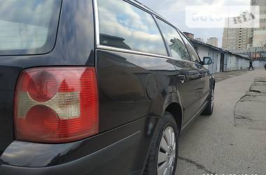 Універсал Volkswagen Passat 2001 в 