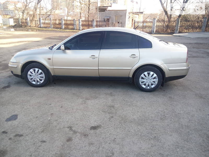 Седан Volkswagen Passat 2002 в Івано-Франківську