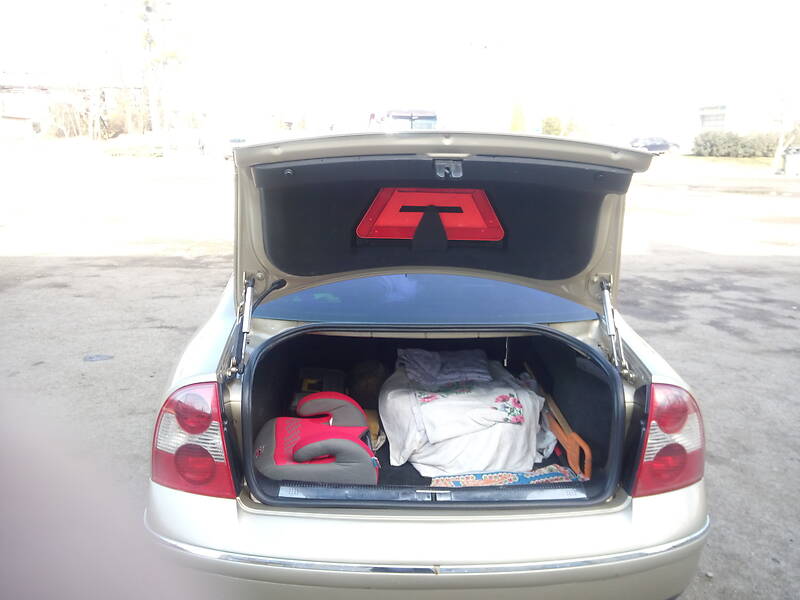 Седан Volkswagen Passat 2002 в Івано-Франківську