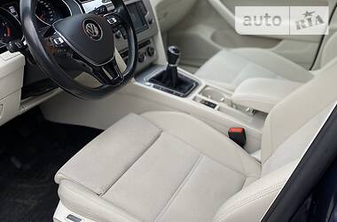 Седан Volkswagen Passat 2015 в 