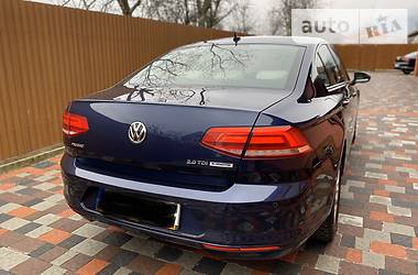 Седан Volkswagen Passat 2015 в 