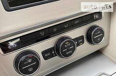 Седан Volkswagen Passat 2015 в 