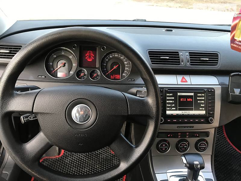 Універсал Volkswagen Passat 2006 в Ізюмі