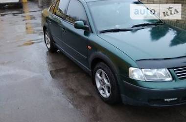 Седан Volkswagen Passat 1998 в 