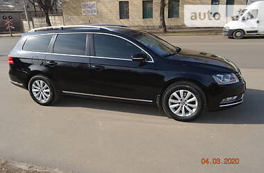 Універсал Volkswagen Passat 2012 в 