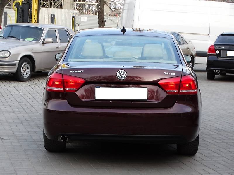 Седан Volkswagen Passat 2013 в Дніпрі