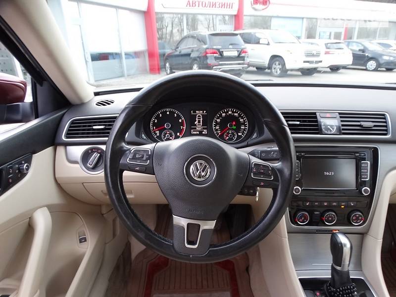 Седан Volkswagen Passat 2013 в Дніпрі