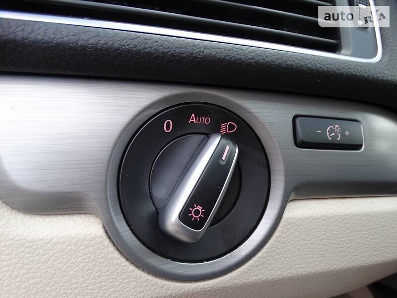 Седан Volkswagen Passat 2013 в Дніпрі