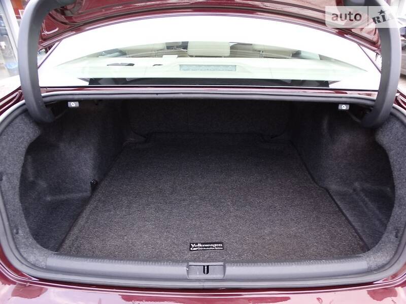 Седан Volkswagen Passat 2013 в Дніпрі