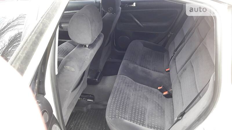 Седан Volkswagen Passat 2000 в Борисполі
