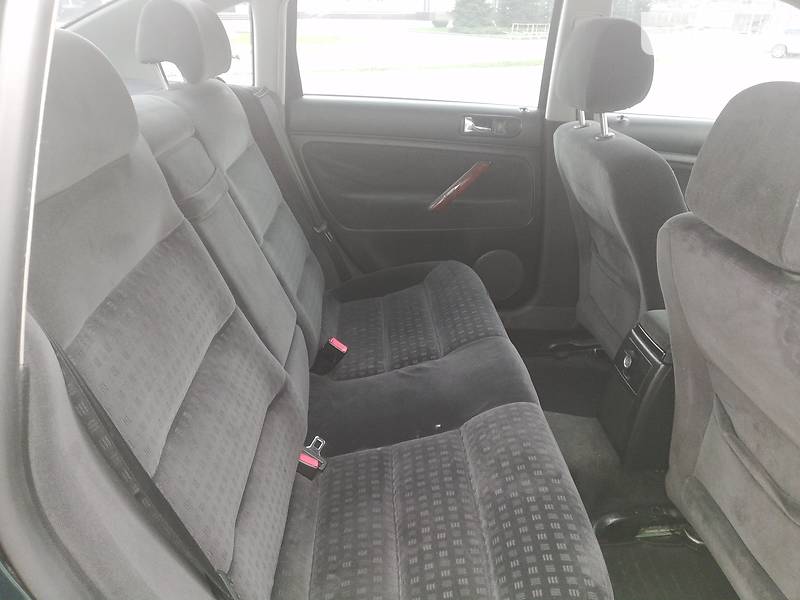 Седан Volkswagen Passat 2002 в Дніпрі