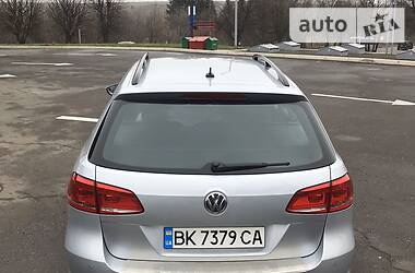 Универсал Volkswagen Passat 2012 в Ровно