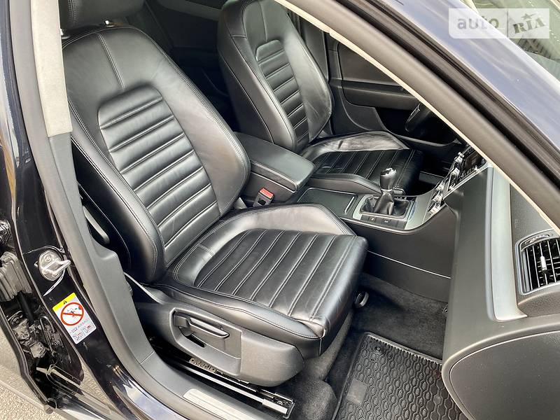 Універсал Volkswagen Passat 2012 в Дніпрі