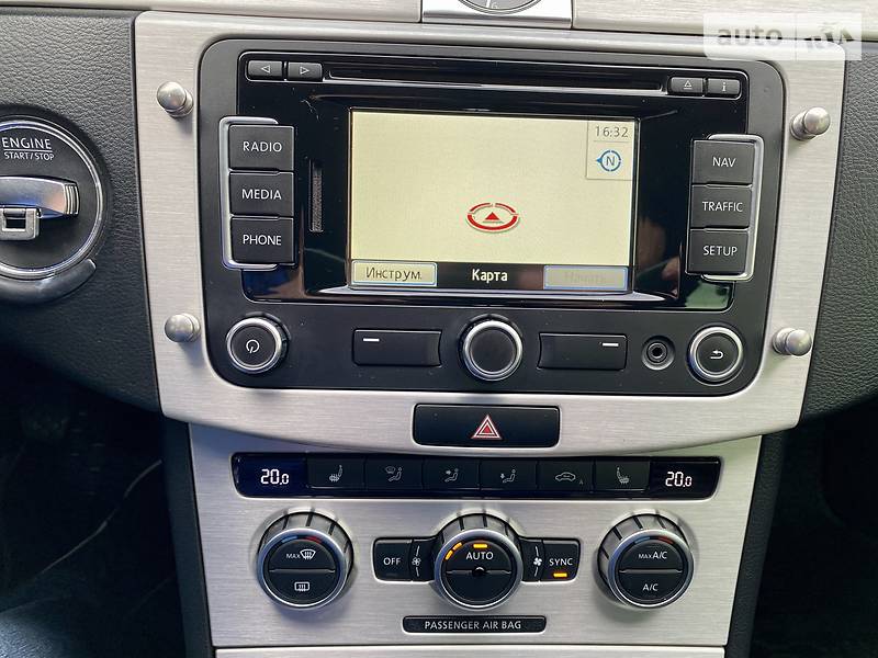 Універсал Volkswagen Passat 2012 в Дніпрі