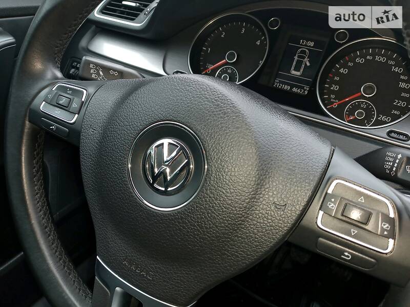 Універсал Volkswagen Passat 2012 в Бродах
