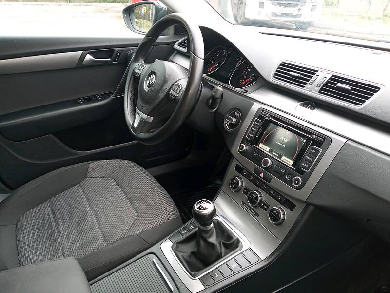 Універсал Volkswagen Passat 2012 в Бродах