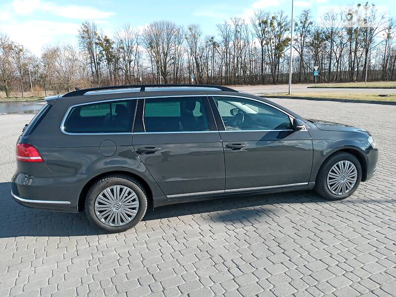 Універсал Volkswagen Passat 2012 в Бродах