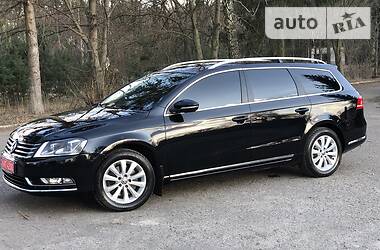 Універсал Volkswagen Passat 2012 в 