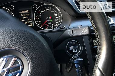 Універсал Volkswagen Passat 2012 в 