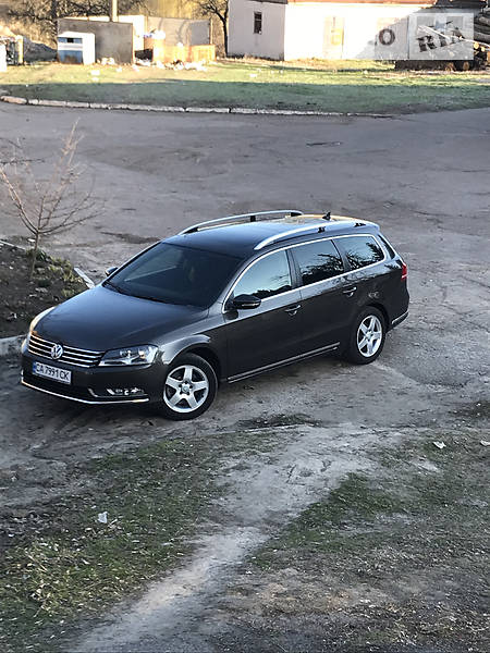 Універсал Volkswagen Passat 2012 в 