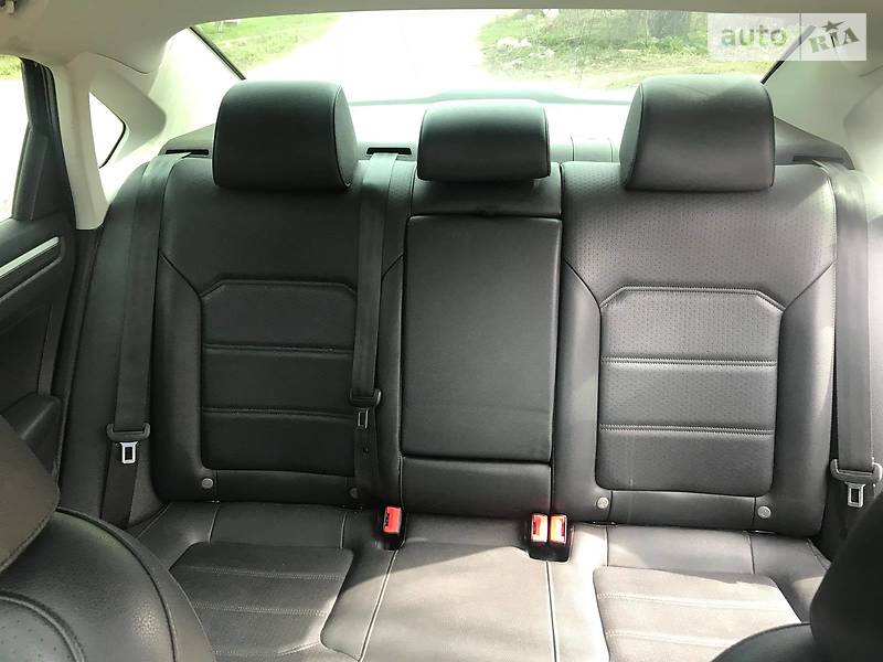 Седан Volkswagen Passat 2016 в Запоріжжі