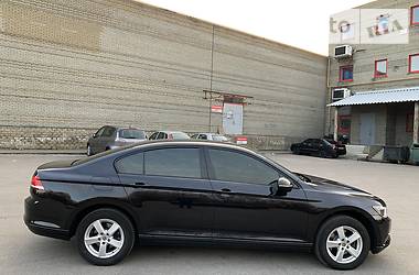 Седан Volkswagen Passat 2015 в 