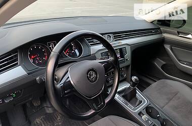 Седан Volkswagen Passat 2015 в 