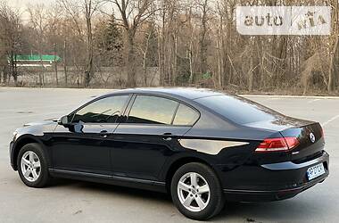 Седан Volkswagen Passat 2015 в 