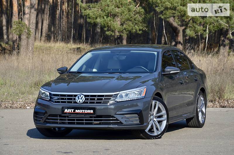 Седан Volkswagen Passat 2018 в Києві