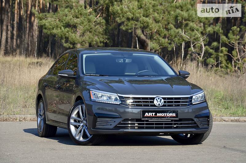 Седан Volkswagen Passat 2018 в Києві