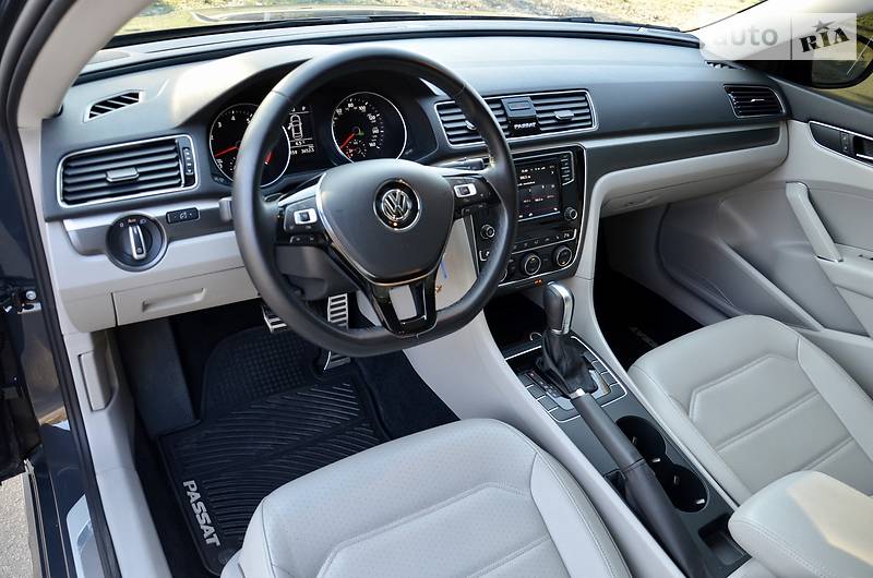 Седан Volkswagen Passat 2018 в Києві