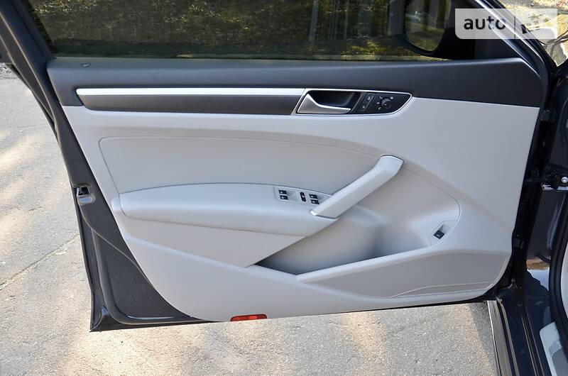 Седан Volkswagen Passat 2018 в Києві